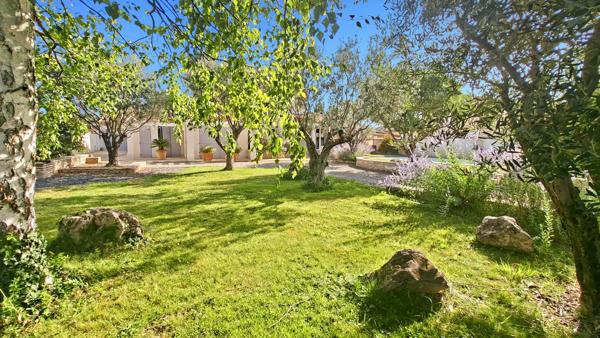 Magnifique villa avec piscine et extérieur d'exception à Maraussan