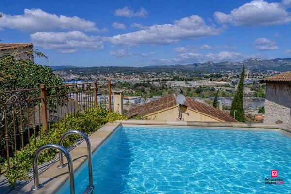 Maison  5 pièce(s) 124 m2 avec piscine