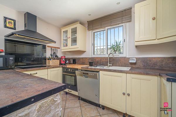 Maison  5 pièce(s) 124 m2 avec piscine