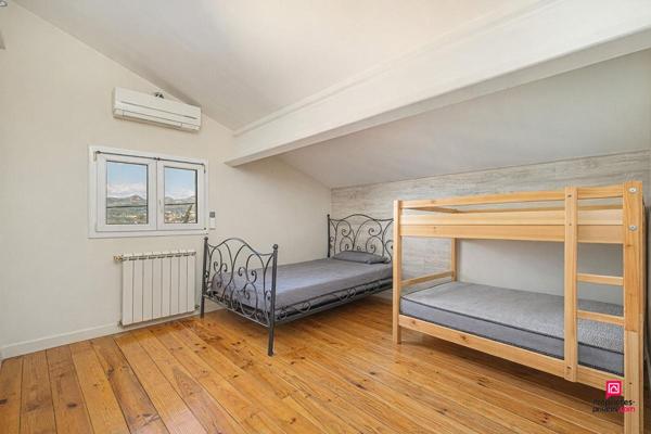 Maison  5 pièce(s) 124 m2 avec piscine