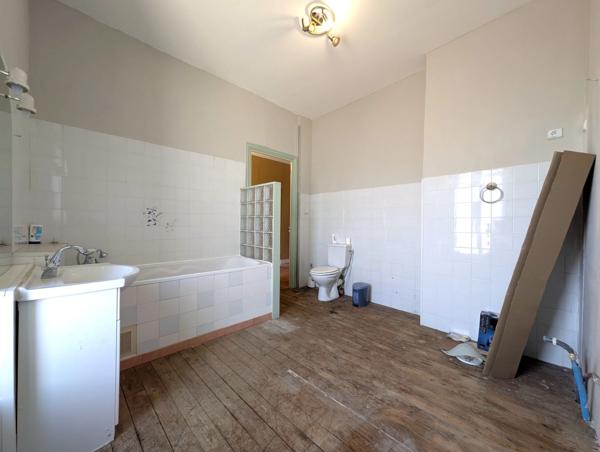 Villerest — Maison 277 m² 5 ch, piscine, sans vis-à-vis