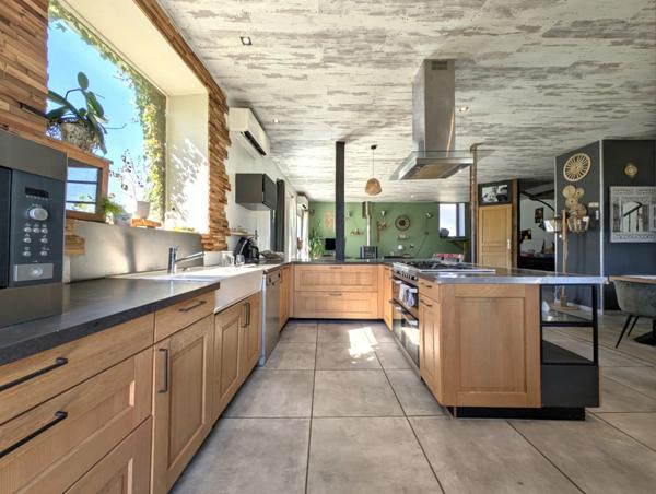 Villerest — Maison 277 m² 5 ch, piscine, sans vis-à-vis