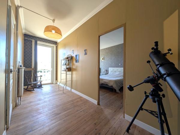 Villerest — Maison 277 m² 5 ch, piscine, sans vis-à-vis