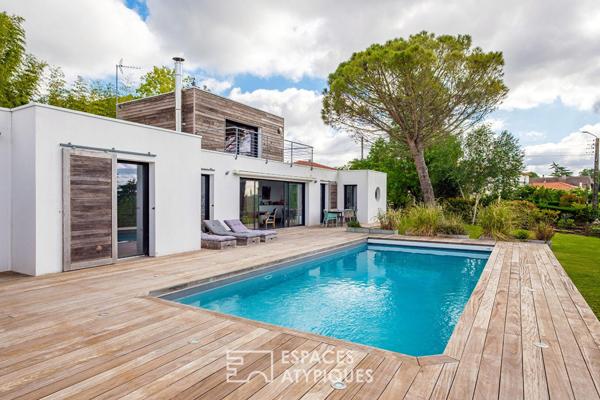 Villa contemporaine avec vue