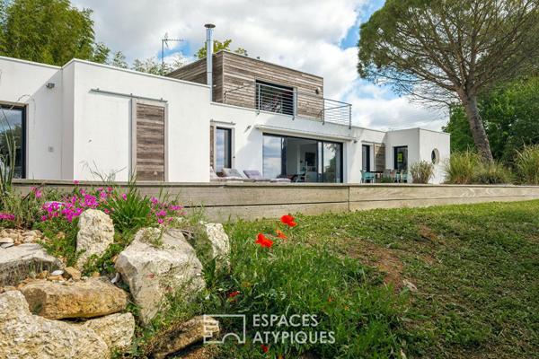 Villa contemporaine avec vue