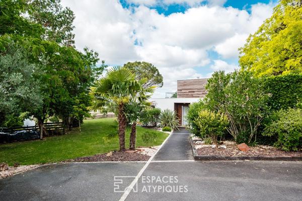 Villa contemporaine avec vue