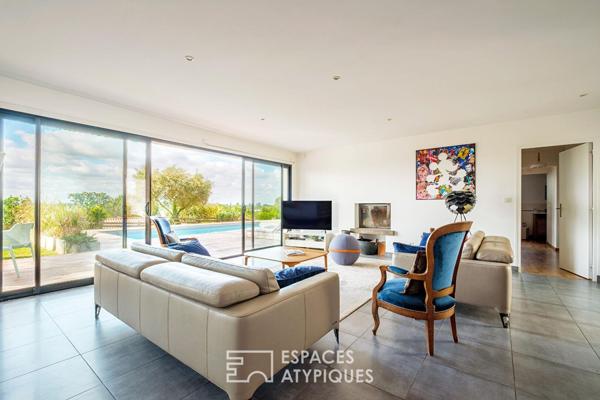 Villa contemporaine avec vue