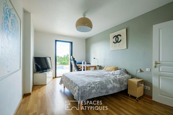 Villa contemporaine avec vue