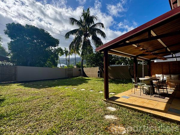 Vente Maison80 m² - 4 Pièces - L ETANG SALE LES BAINS (97427)