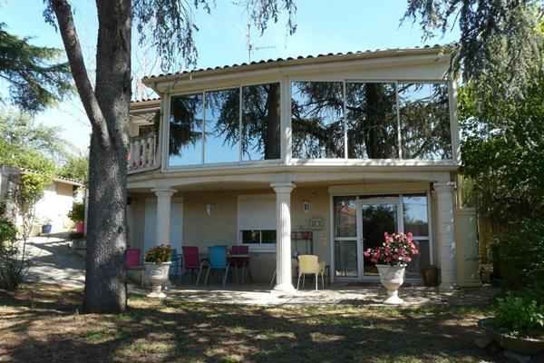 Maison lumineuse avec jardin aménagé