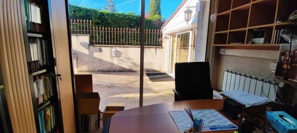 Maison lumineuse avec jardin aménagé