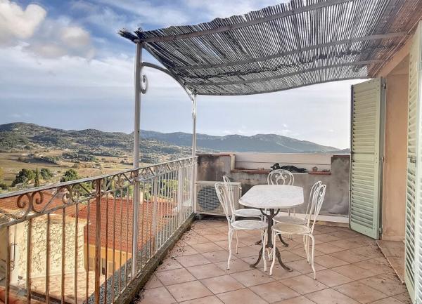 Appartement à vendre    3 pièces • 57 m2 La Cadière-d'Azur