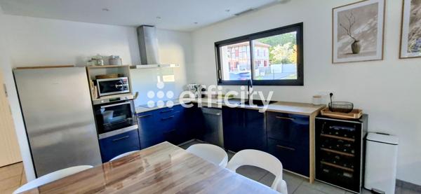 Maison
         6 pièces
        - 130 m² Bien prestige 555 450 €*
