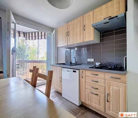 T4 lumineux avec cave et stationnements – Village-Centre