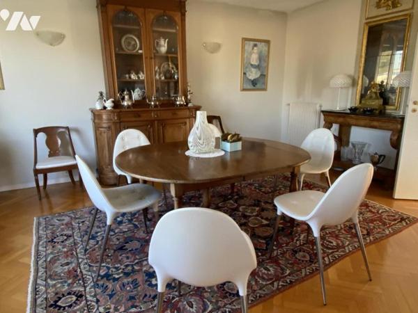 VILLA VUE MER SUR 1200 M² DE TERRAIN CLOS AVEC GARAGE DOUBLE PARKING ET PISCINE. 