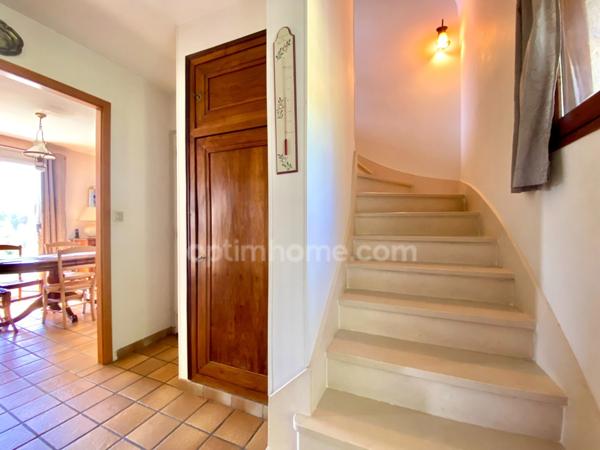 Maison à vendre à ORBEC (14), 4 chambres, Véranda, grand séjour, double garage, jardin arboré, vue dégagée