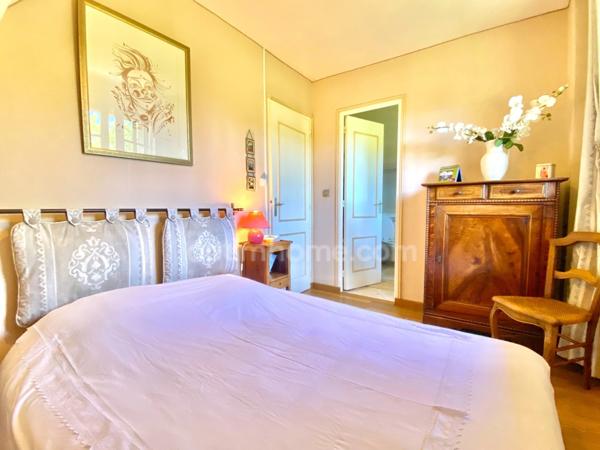 Maison à vendre à ORBEC (14), 4 chambres, Véranda, grand séjour, double garage, jardin arboré, vue dégagée