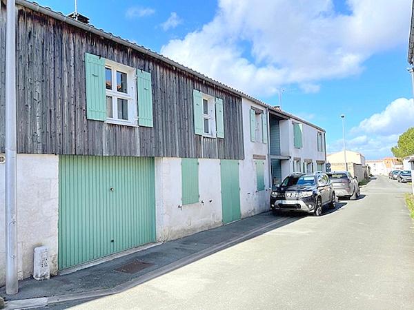 Maison en pierre 98 m2 3 chambres garage plein centre MARSILLY