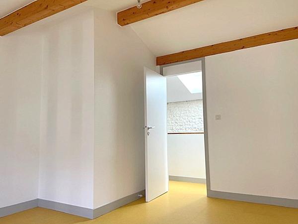 Maison en pierre 98 m2 3 chambres garage plein centre MARSILLY