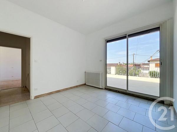 Immeuble à vendre  813 m 2   LAVAUR  - 81