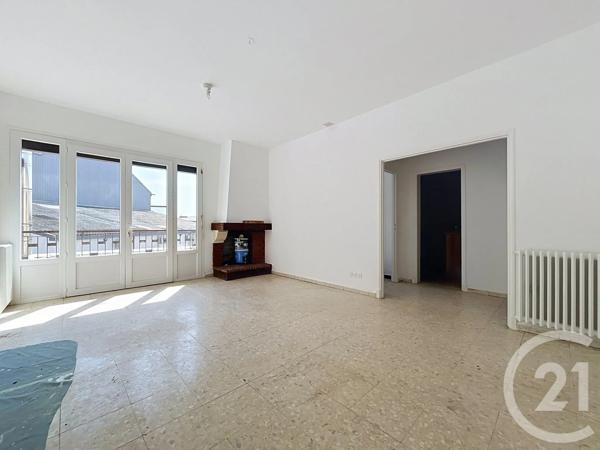 Immeuble à vendre  813 m 2   LAVAUR  - 81
