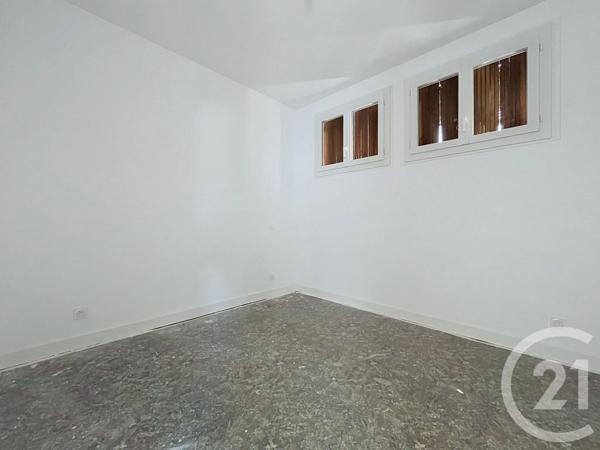 Immeuble à vendre  813 m 2   LAVAUR  - 81