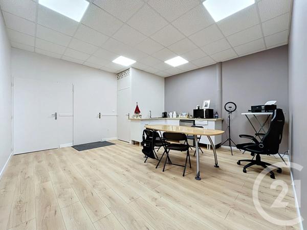 Immeuble à vendre  813 m 2   LAVAUR  - 81