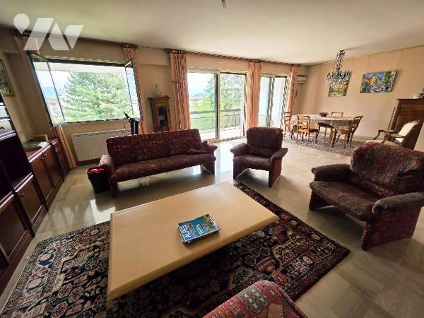 ANNECY PARMELAN-ALBIGNY, T3 de106 m² traversant, séjour avec cheminée, terrasse sud vue montagnes, 4