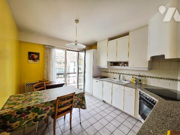 ANNECY PARMELAN-ALBIGNY, T3 de106 m² traversant, séjour avec cheminée, terrasse sud vue montagnes, 4