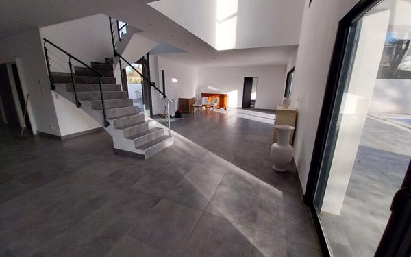 Maison à vendre    5 pièces •  Assas