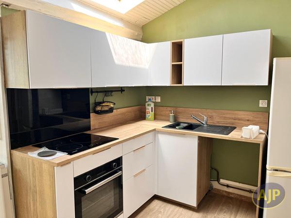 Appartement à louer Saintes : 2 pièces, 33m² avec 1 chambre(s) à 535€ - AJP Immobilier Saintes