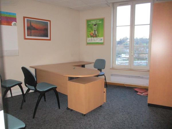 Bureaux à vendre à Fougères en Ille-et-Vilaine (35300), ref : 11737/669