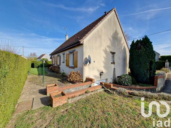 Maison 5 pièces de 85 m² à Saint-Benoît-sur-Loire (45730)