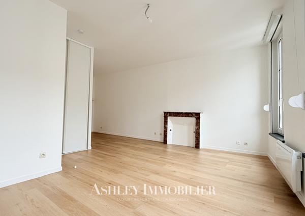 À vendre : immeuble de caractère situé à seulement 200 m du marché central de La Rochelle, comprenant 7 appart