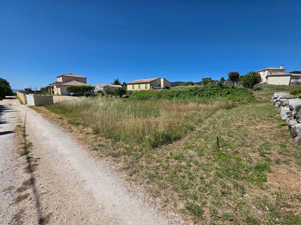 Terrain hauteurs de Saint Péray 700 m2, 550 m2 constructibles environ