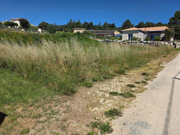Terrain hauteurs de Saint Péray 700 m2, 550 m2 constructibles environ