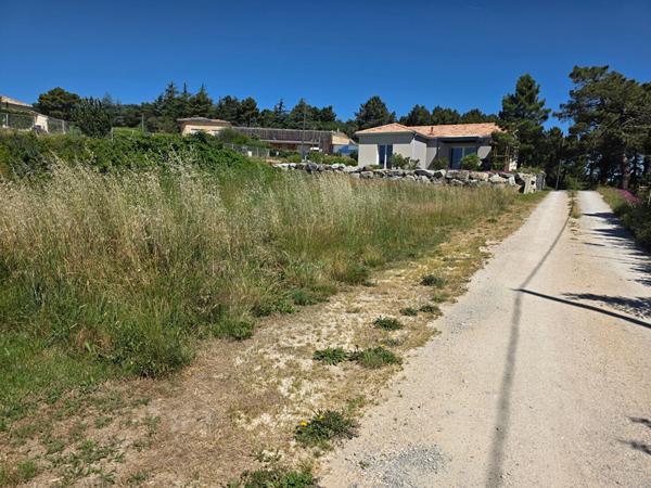 Terrain hauteurs de Saint Péray 700 m2, 550 m2 constructibles environ