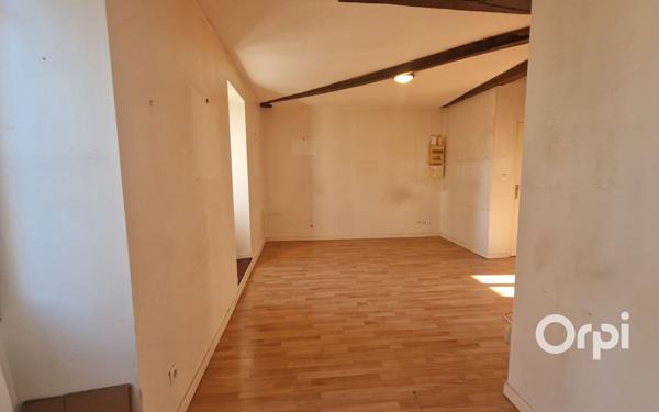 Immeuble à vendre    2 pièces •  Le Gua