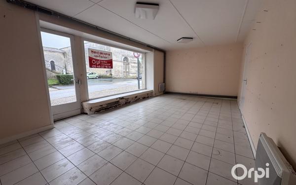 Immeuble à vendre    2 pièces •  Le Gua