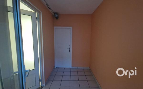 Immeuble à vendre    2 pièces •  Le Gua