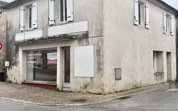 Immeuble à vendre    2 pièces •  Le Gua