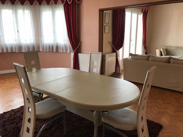 PROPRIETE DE CARACTERE DANS PARC AVEC PISCINE ET VUE PANORAMIQUE