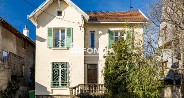 À vendre Maison 4 pièces 90 m² - Grenoble 38100