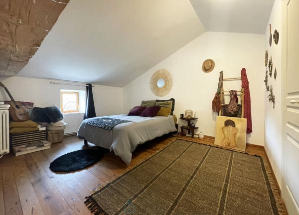 LONGERE DU 19ème DE 580 m² SUR UNE PARCELLE DE 2295 m²