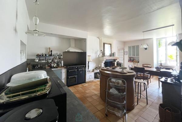 LONGERE DU 19ème DE 580 m² SUR UNE PARCELLE DE 2295 m²