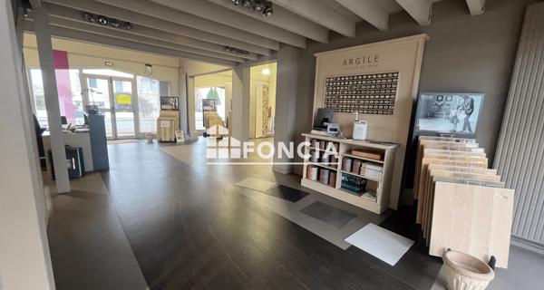 À vendre Local commercial 400 m² - Niort 79000