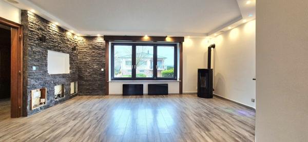 Maison 8 pièces, 170 m² .