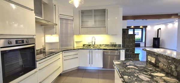 Maison 8 pièces, 170 m² .