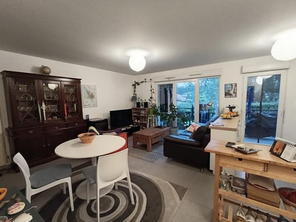 Appartement 3 pièces terrasse 2 places de parking