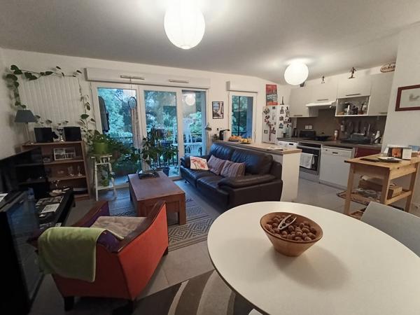 Appartement 3 pièces terrasse 2 places de parking